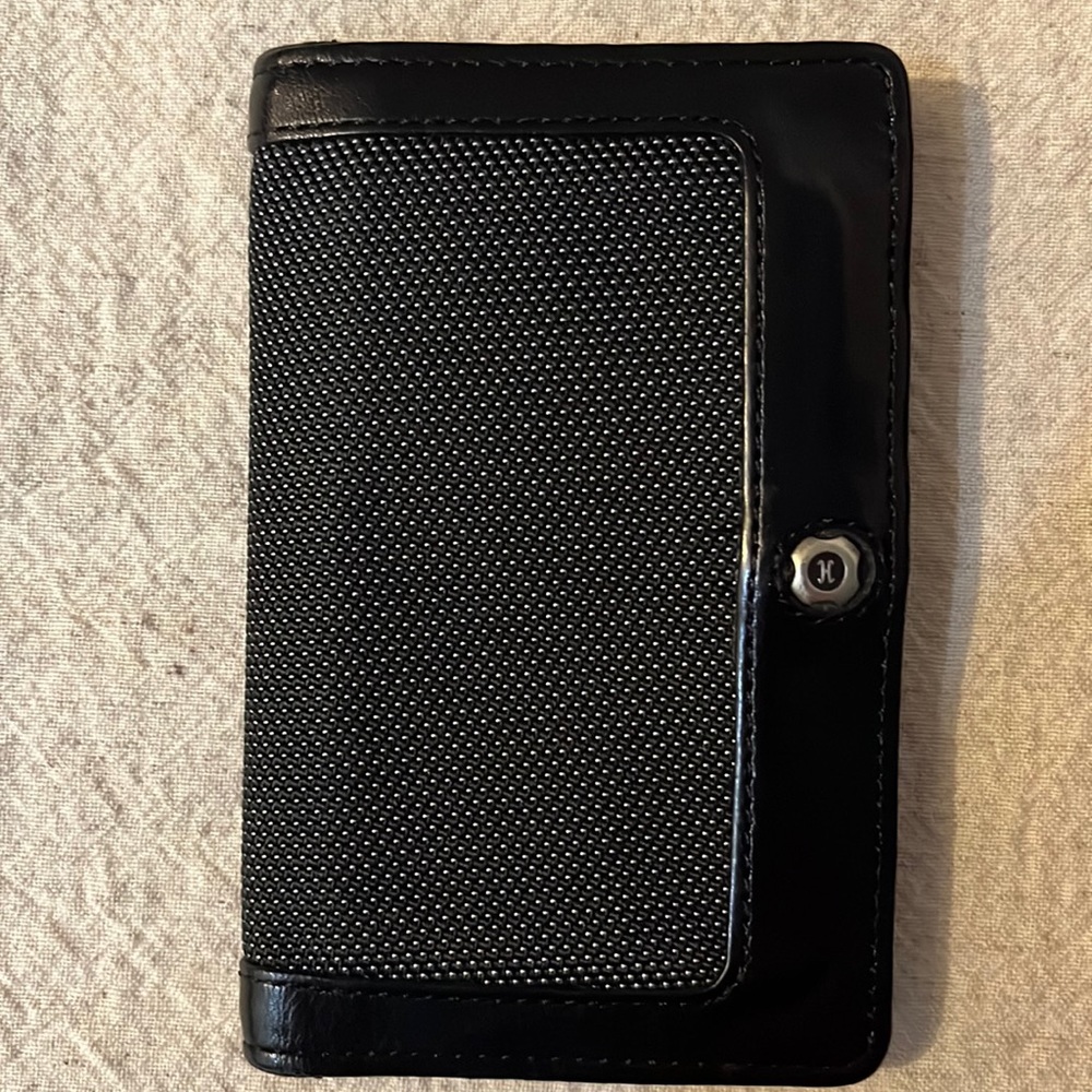 Cole Haan black leather men’s card case/wallet